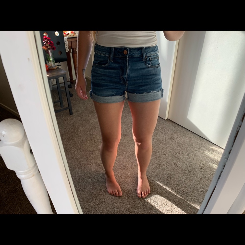 American Eagle high waist shorts size 10! ⚡️🦅